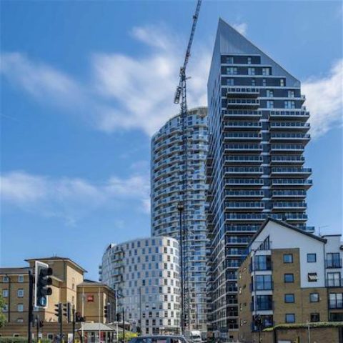  Image of 2 bedroom Flat to rent in Fairmont Avenue London E14 at Charrington Tower, Canary Wharf, London E14