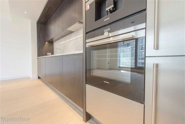  Image of 2 bedroom Flat to rent in Fairmont Avenue London E14 at Charrington Tower, Canary Wharf, London E14