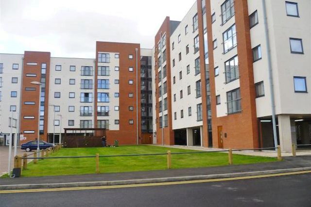  Image of 2 bedroom Flat to rent in Pilgrims Way Salford M50 at Ladywell Point, Pilgrims Way, Salford M50