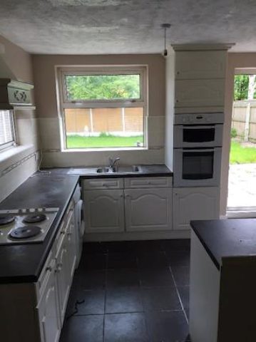  Image of 2 bedroom Semi-Detached Bungalow to rent in School Road South Killingholme Immingham DN40 at School Road, South Killingholme, Immingham DN40