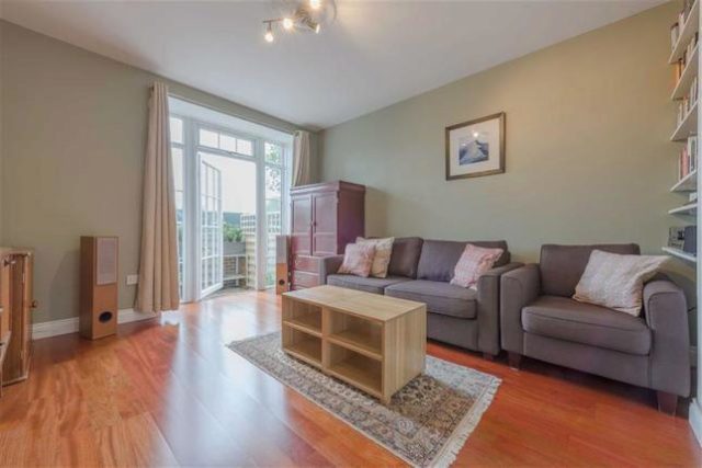  Image of 3 bedroom Flat to rent in Ebury Bridge Road London SW1W at Cheylesmore House, Ebury Bridge Road, Chelsea, London SW1W