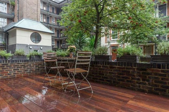  Image of 3 bedroom Flat to rent in Ebury Bridge Road London SW1W at Cheylesmore House, Ebury Bridge Road, Chelsea, London SW1W