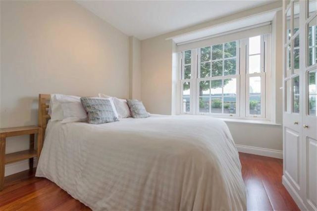  Image of 3 bedroom Flat to rent in Ebury Bridge Road London SW1W at Cheylesmore House, Ebury Bridge Road, Chelsea, London SW1W