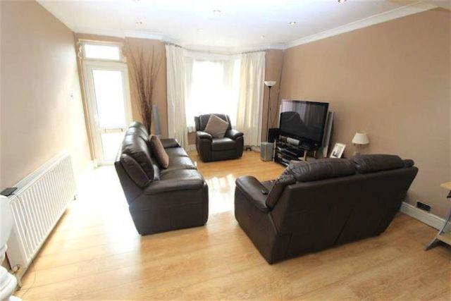  Image of 3 bedroom Property to rent in Green Lane Ilford IG1 at Green Lane, Ilford, Essex IG1