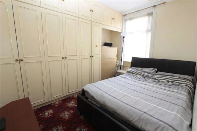  Image of 3 bedroom Property to rent in Green Lane Ilford IG1 at Green Lane, Ilford, Essex IG1