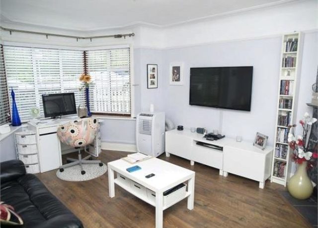  Image of 3 bedroom Semi-Detached house for sale in Ewell by Pass Ewell Epsom KT17 at Ewell By Pass, Ewell, Epsom KT17