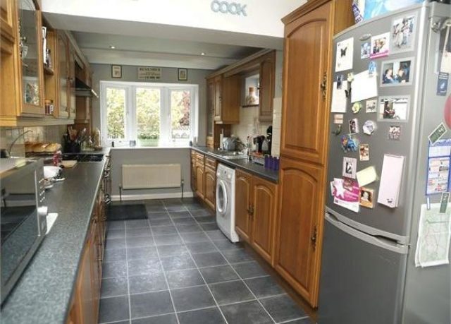  Image of 3 bedroom Semi-Detached house for sale in Ewell by Pass Ewell Epsom KT17 at Ewell By Pass, Ewell, Epsom KT17