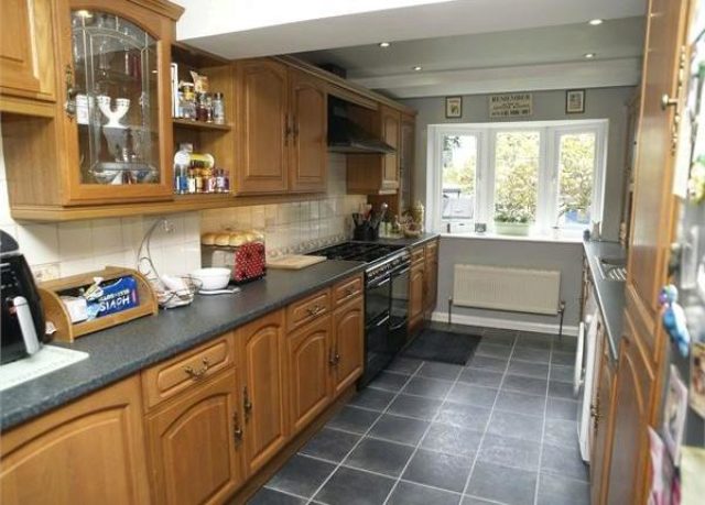  Image of 3 bedroom Semi-Detached house for sale in Ewell by Pass Ewell Epsom KT17 at Ewell By Pass, Ewell, Epsom KT17