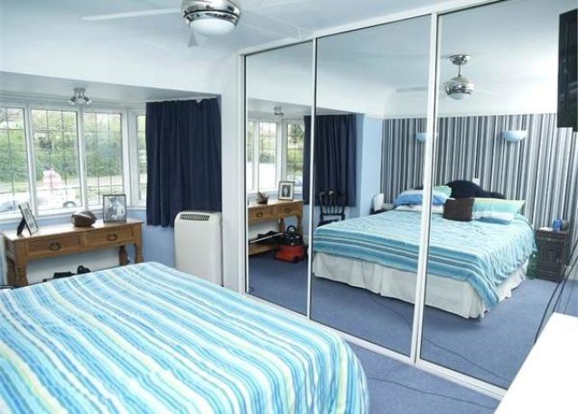 Image of 3 bedroom Semi-Detached house for sale in Ewell by Pass Ewell Epsom KT17 at Ewell By Pass, Ewell, Epsom KT17