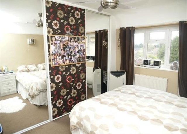  Image of 3 bedroom Semi-Detached house for sale in Ewell by Pass Ewell Epsom KT17 at Ewell By Pass, Ewell, Epsom KT17