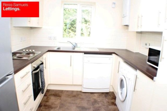  Image of 4 bedroom Semi-Detached house to rent in Ambassador Square London E14 at Ambassador Square, Docklands E14, Canary Whar, Isle Of Dogs,
