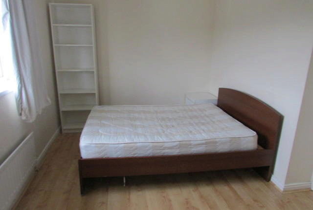  Image of 4 bedroom Town House to rent in Cahir Street London E14 at Cahir Street, Isle Of Dogs, Docklands E14