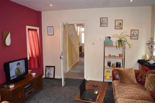  Image of 1 bedroom Room to rent in Queensland Road Southbourne Bournemouth BH5 at Queensland Road, Southbourne, Bournemouth BH5