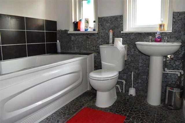  Image of 1 bedroom Room to rent in Queensland Road Southbourne Bournemouth BH5 at Queensland Road, Southbourne, Bournemouth BH5