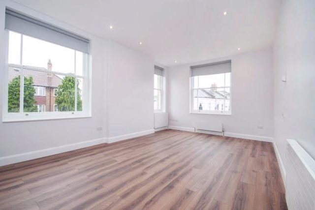 Image of 1 bedroom Flat to rent in Park Road Kingston upon Thames KT2 at Park Road, Kingston Upon Thames KT2