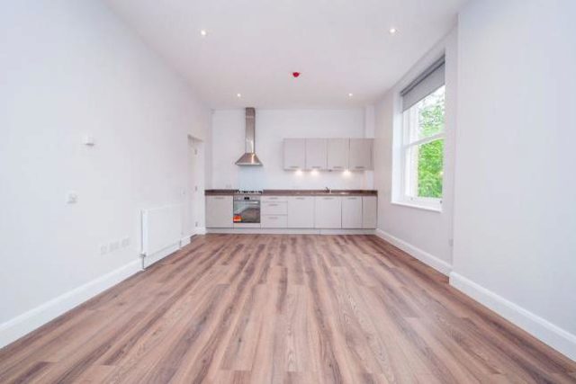  Image of 1 bedroom Flat to rent in Park Road Kingston upon Thames KT2 at Park Road, Kingston Upon Thames KT2