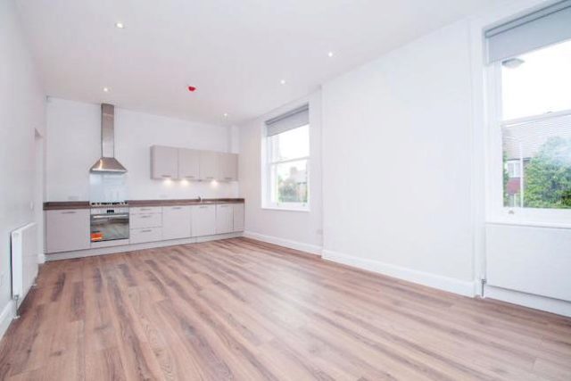  Image of 1 bedroom Flat to rent in Park Road Kingston upon Thames KT2 at Park Road, Kingston Upon Thames KT2