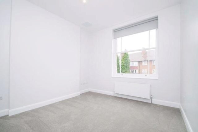 Image of 1 bedroom Flat to rent in Park Road Kingston upon Thames KT2 at Park Road, Kingston Upon Thames KT2