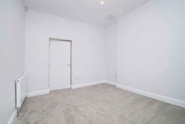  Image of 1 bedroom Flat to rent in Park Road Kingston upon Thames KT2 at Park Road, Kingston Upon Thames KT2