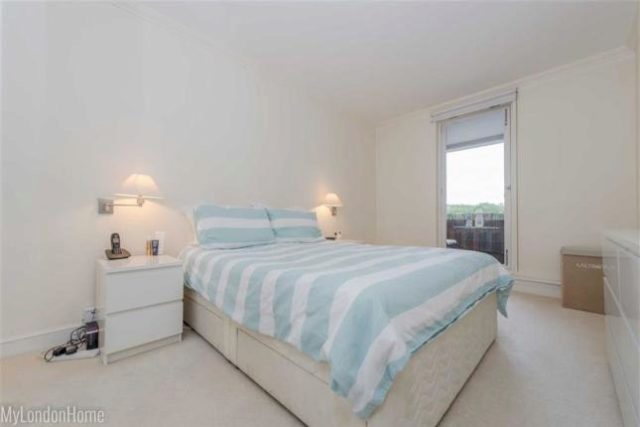  Image of 1 bedroom Flat to rent in Nine Elms Lane London SW8 at Riverside Court, Nine Elms Lane, Vauxhall, London SW8