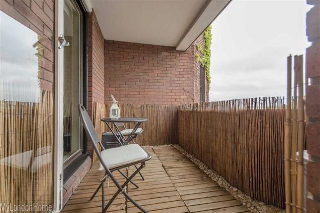  Image of 1 bedroom Flat to rent in Nine Elms Lane London SW8 at Riverside Court, Nine Elms Lane, Vauxhall, London SW8