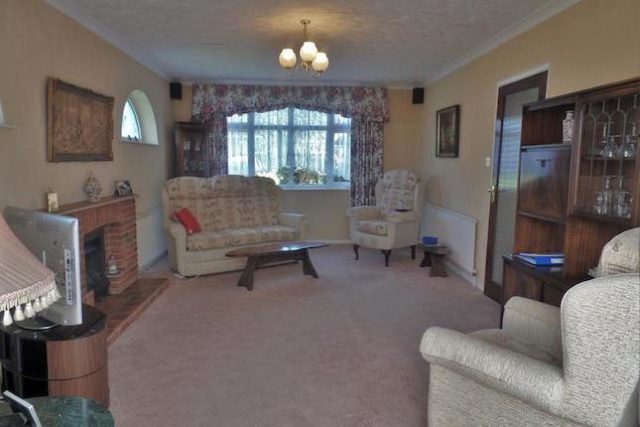  Image of 2 bedroom Detached Bungalow for sale in Easton Way Frinton-on-Sea CO13 at Easton Way, Frinton-On-Sea CO13