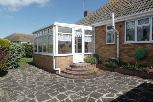  Image of 2 bedroom Detached Bungalow for sale in Easton Way Frinton-on-Sea CO13 at Easton Way, Frinton-On-Sea CO13