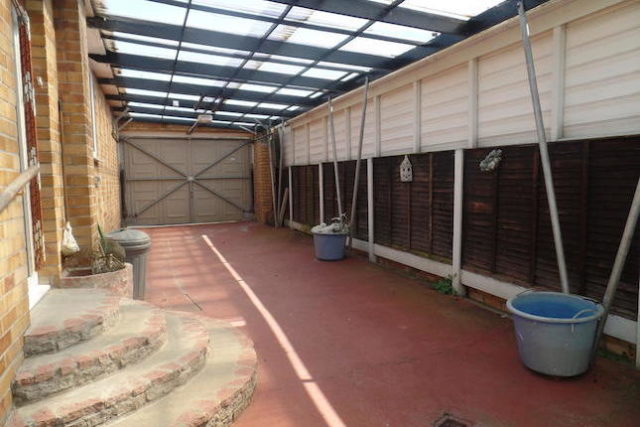  Image of 2 bedroom Detached Bungalow for sale in Easton Way Frinton-on-Sea CO13 at Easton Way, Frinton-On-Sea CO13