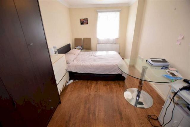  Image of 2 bedroom Flat for sale in Field Mead London NW9 at Field Mead, London, London NW9