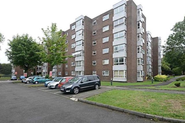  Image of 2 bedroom Flat for sale in Brampton Grove London NW4 at Brampton Grove, Hendon, London NW4