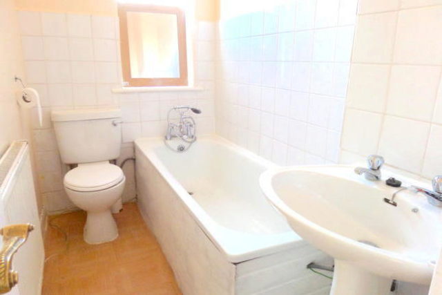  Image of 2 bedroom Flat to rent in Livingstone Road Southall UB1 at Livingstone Rd, Southall UB1