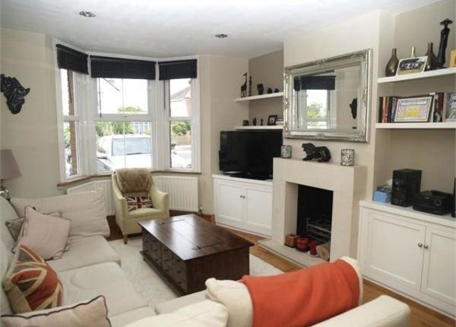  Image of 2 bedroom Cottage for sale in Chessington Road Ewell Epsom KT19 at Chessington Road, West Ewell, Epsom KT19