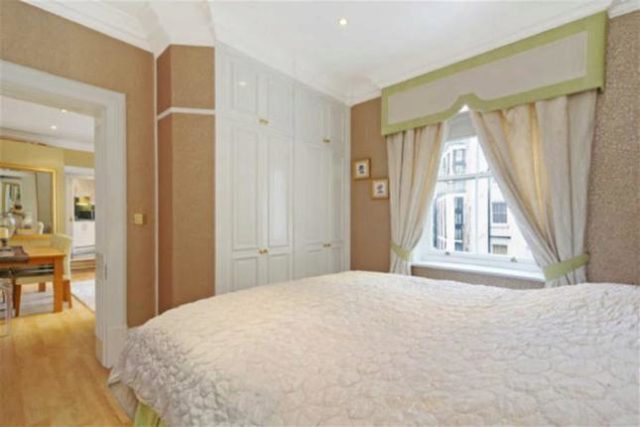  Image of 1 bedroom Flat to rent in Park Mansions Knightsbridge London SW1X at Park Mansions, Knightsbridge, London SW1X