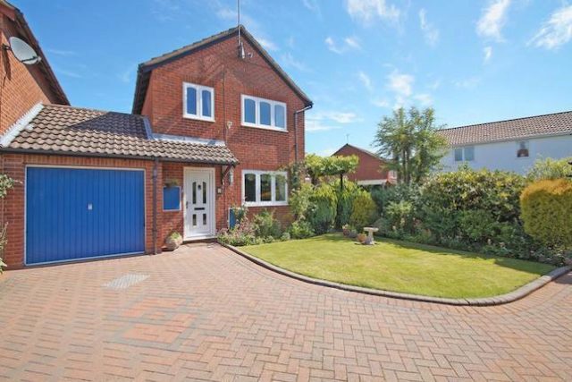  Image of 3 bedroom Detached house for sale in Harvest Close Stoke Heath Bromsgrove B60 at Harvest Close, Stoke Heath, Bromsgrove B60