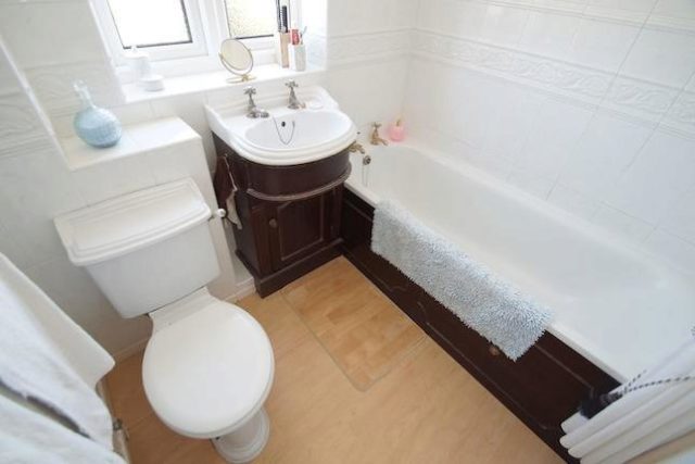  Image of 3 bedroom Detached house for sale in Harvest Close Stoke Heath Bromsgrove B60 at Harvest Close, Stoke Heath, Bromsgrove B60