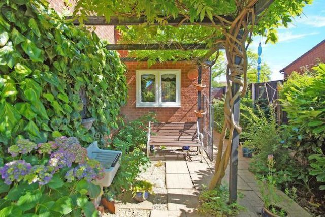  Image of 3 bedroom Detached house for sale in Harvest Close Stoke Heath Bromsgrove B60 at Harvest Close, Stoke Heath, Bromsgrove B60
