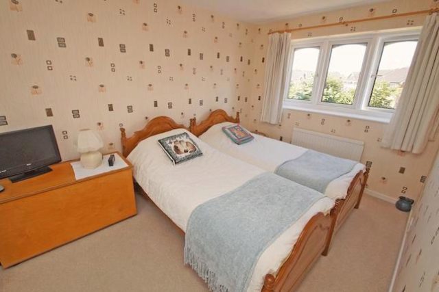  Image of 3 bedroom Detached house for sale in Harvest Close Stoke Heath Bromsgrove B60 at Harvest Close, Stoke Heath, Bromsgrove B60