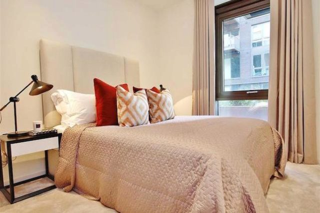  Image of 2 bedroom Flat to rent in Kirtling Street London SW8 at Capital Building, Embassy Gardens, London SW8