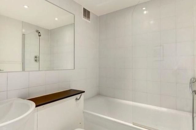 Image of 2 bedroom Flat to rent in Fulham Road London SW3 at Fulham Road, London SW3