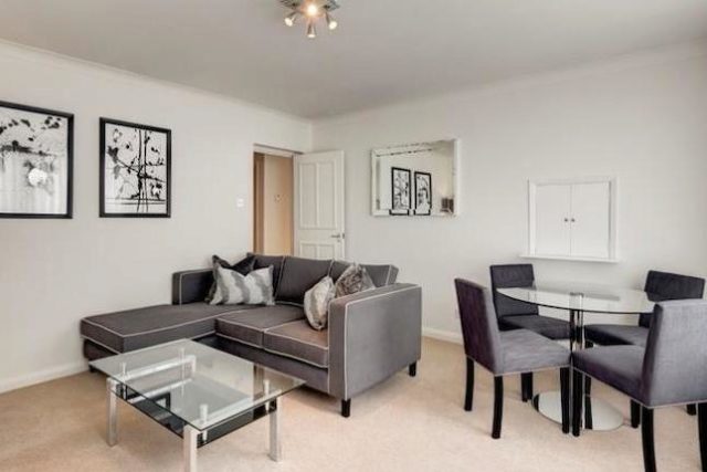  Image of 2 bedroom Flat to rent in Fulham Road London SW3 at Fulham Road, London SW3