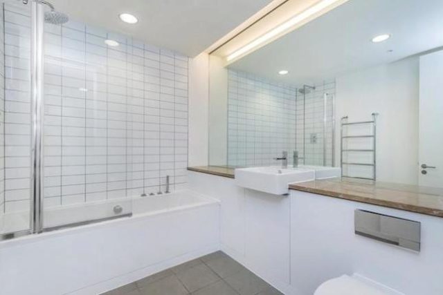  Image of 2 bedroom Flat to rent in Fulham Road London SW3 at Fulham Road, London SW3