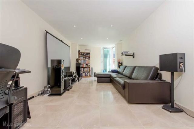  Image of 1 bedroom Flat to rent in Albert Embankment London SE1 at 9 Albert Embankment, Vauxhall, London SE1