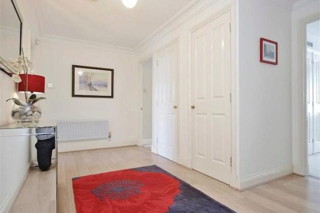  Image of 2 bedroom Flat to rent in Westminster Bridge Road London SE1 at Walpole House, Westminster Square, London SE1