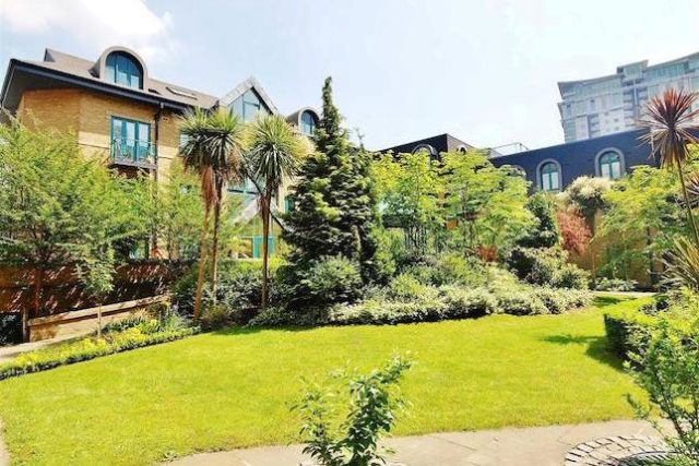  Image of 2 bedroom Flat to rent in Westminster Bridge Road London SE1 at Walpole House, Westminster Square, London SE1
