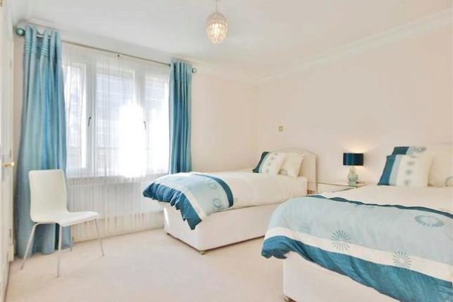  Image of 2 bedroom Flat to rent in Westminster Bridge Road London SE1 at Walpole House, Westminster Square, London SE1