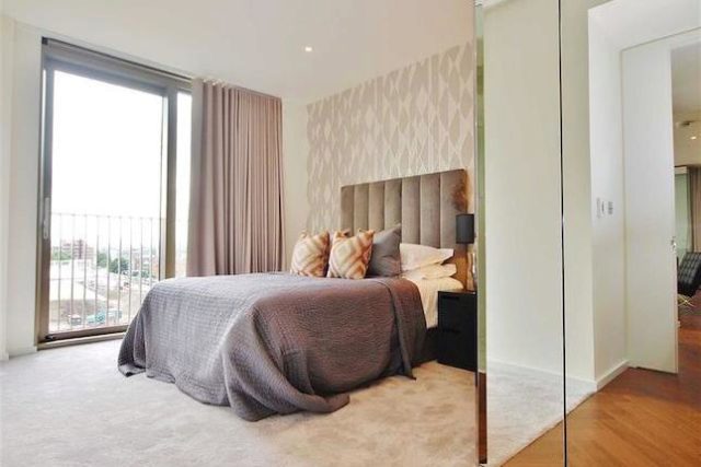  Image of 2 bedroom Flat to rent in Kirtling Street London SW8 at Capital Building, Embassy Gardens, Nine Elms, London SW8