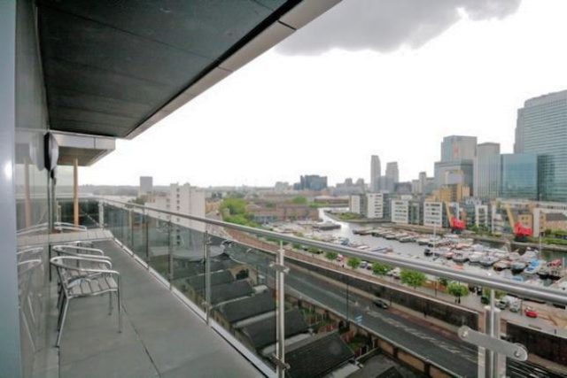  Image of 3 bedroom Flat to rent in Province Square London E14 at Streamlight Tower, New Providence Square E14, Canary Wharf,