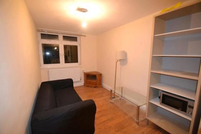  Image of 3 bedroom Flat to rent in Glengarnock Avenue London E14 at Glengarnock Avenue, Docklands E14