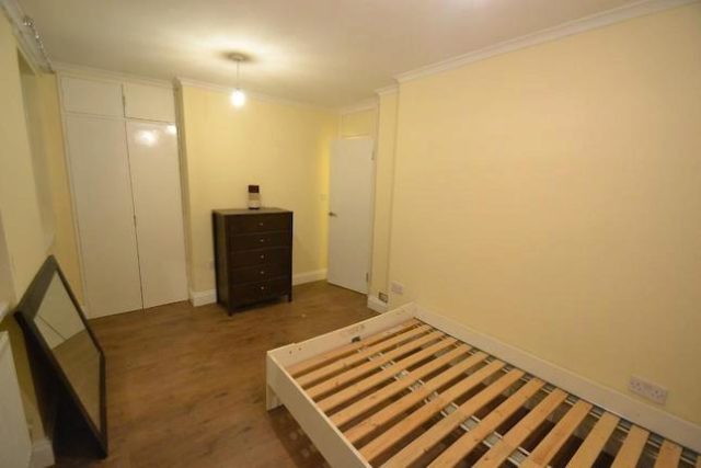  Image of 3 bedroom Flat to rent in Glengarnock Avenue London E14 at Glengarnock Avenue, Docklands E14