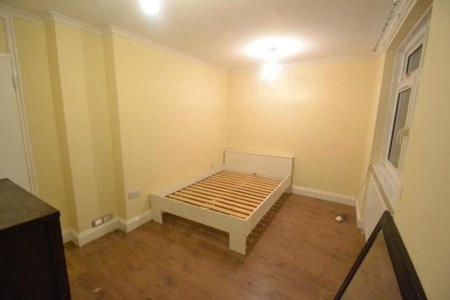  Image of 3 bedroom Flat to rent in Glengarnock Avenue London E14 at Glengarnock Avenue, Docklands E14